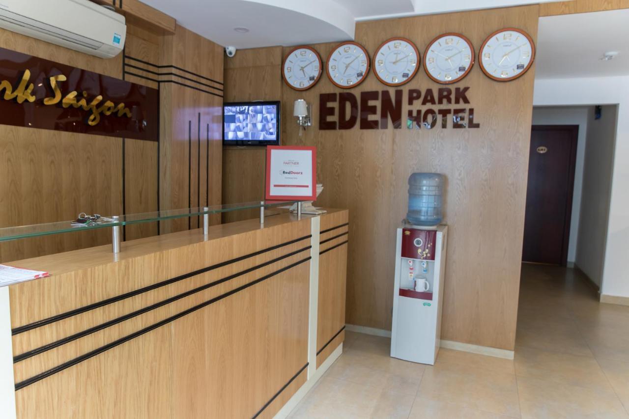 Reddoorz Plus Near Secc D7 Ho Chi Minh City Exterior photo