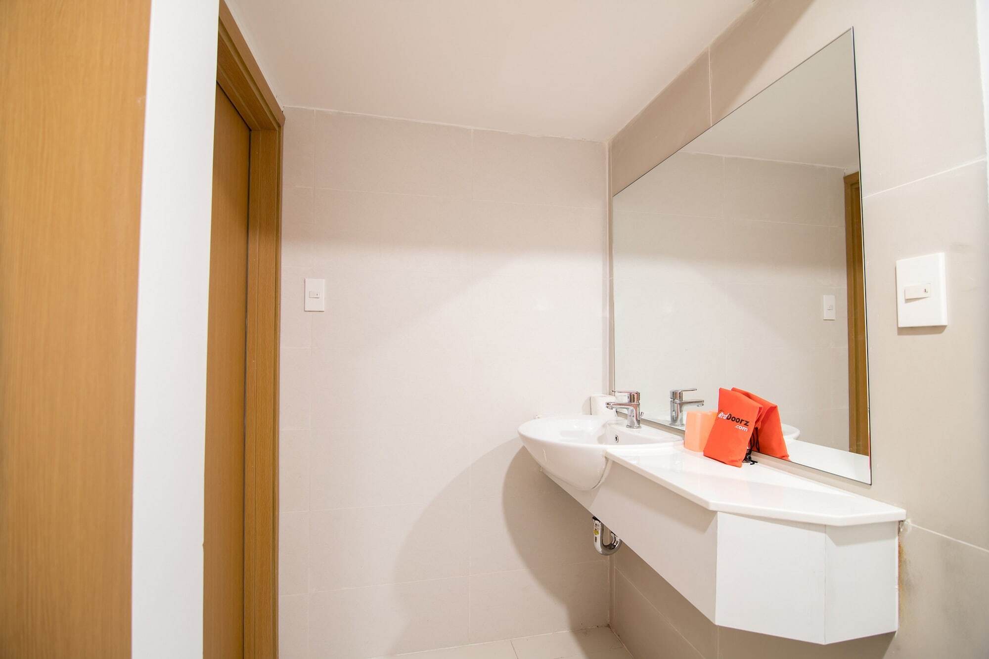 Reddoorz Plus Near Secc D7 Ho Chi Minh City Exterior photo