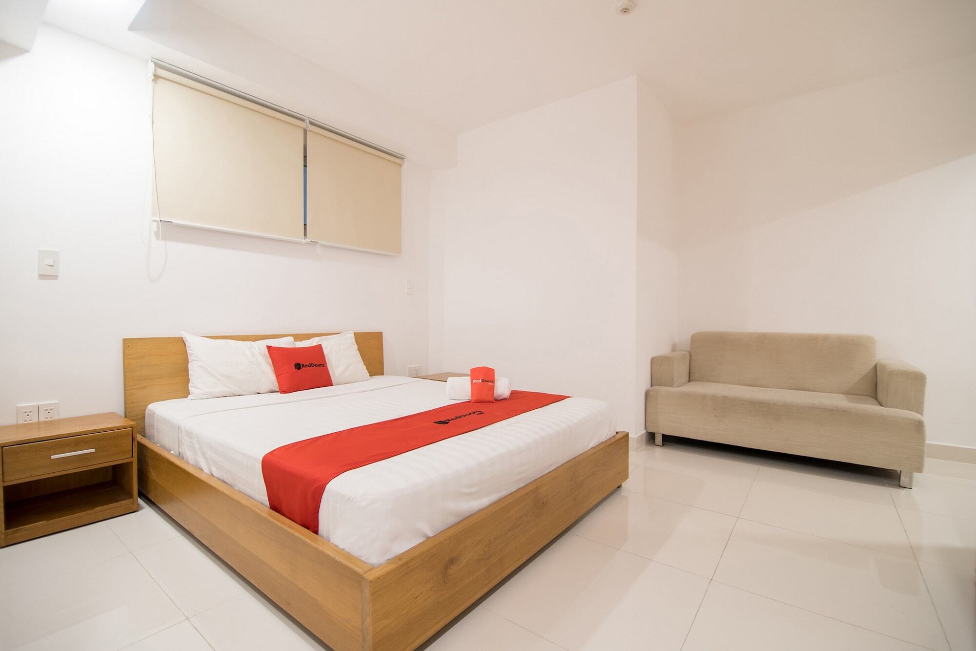 Reddoorz Plus Near Secc D7 Ho Chi Minh City Exterior photo